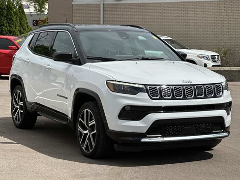 Certified 2025 Jeep Compass Limited w/ Elite Group AWD/4WD image 8