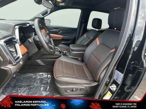 Used 2025 GMC Canyon AT4 w/ Technology Plus Package AWD/4WD image 12