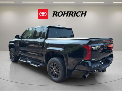 Used 2024 Toyota Tacoma SR5 AWD/4WD image 8