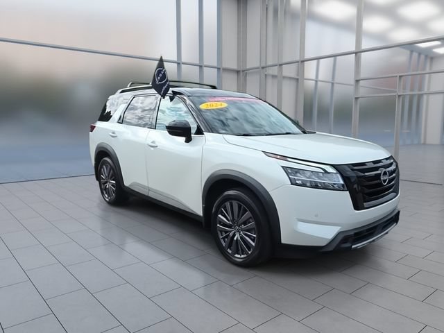Certified 2024 Nissan Pathfinder SL w/ SL Premium Package AWD/4WD image 2
