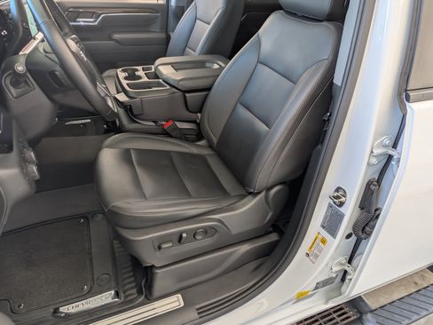 Used 2024 Chevrolet Silverado 2500 LT w/ Z71 Sport Edition image 17