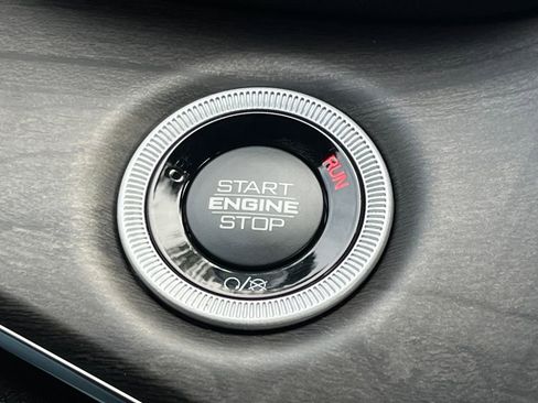 New 2025 Jeep Grand Cherokee L Overland w/ Luxury Tech Group IV image 11