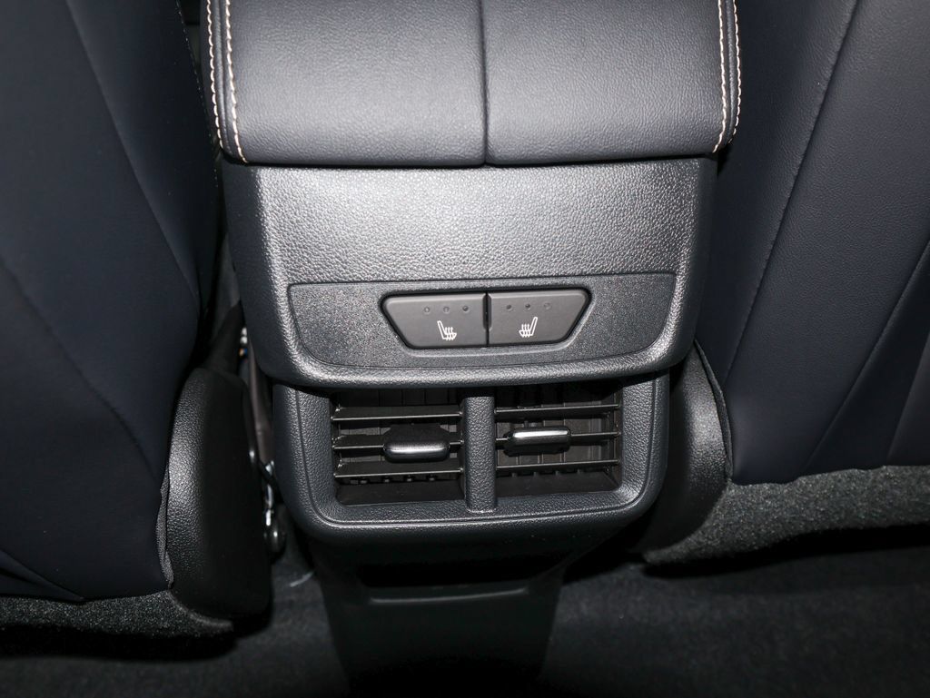 New 2027 GMC Terrain Elevation w/ Elevation Premium Package AWD/4WD image 11