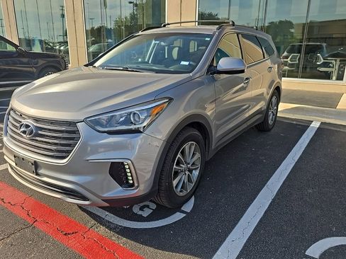 Used 2019 Hyundai Santa Fe XL SE FWD image 9
