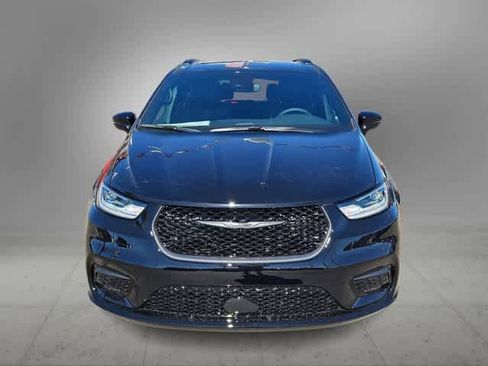 New 2026 Chrysler Pacifica Select AWD/4WD image 3