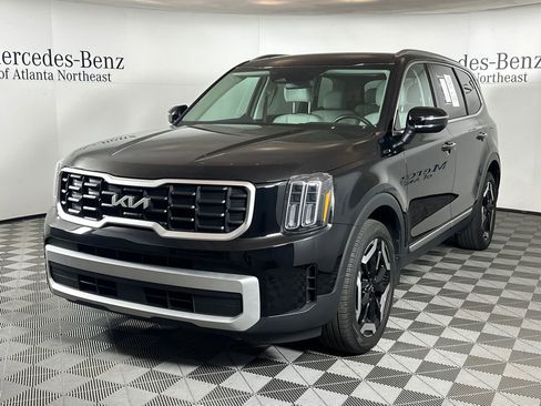 Used 2024 Kia Telluride S w/ S Sunroof Package image 3