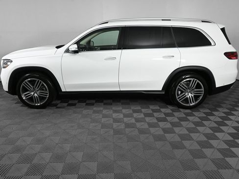Used 2026 Mercedes-Benz GLS 450 4MATIC image 3