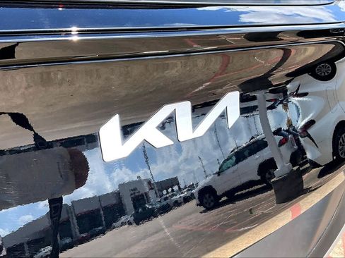 Used 2024 Kia Sportage EX image 29