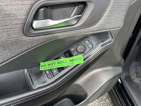 Used 2023 Nissan Rogue SV image 18