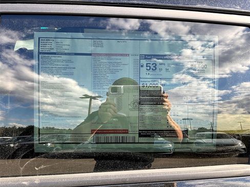 New 2025 Kia Niro EX image 17