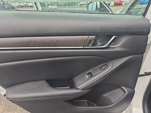 Used 2022 Honda Accord Touring image 28