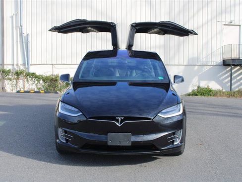 Used 2016 Tesla Model X P90D image 3