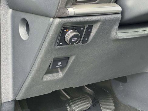 Used 2025 Ford Expedition Platinum AWD/4WD image 10