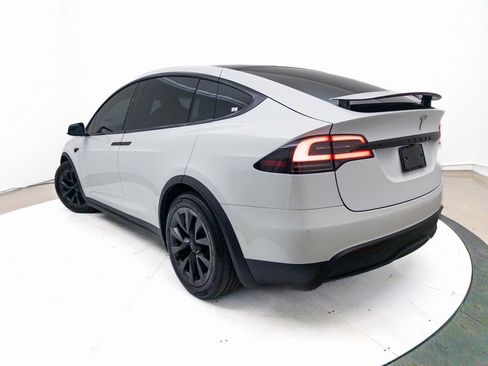 Used 2022 Tesla Model X image 6