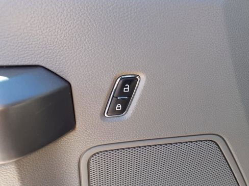 Used 2020 Ford F150 XLT w/ Equipment Group 302A Luxury image 11