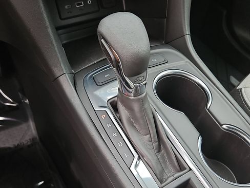 Used 2024 Chevrolet Equinox LT w/ LPO, Floor Liner Package AWD/4WD image 14