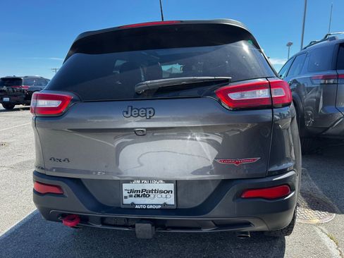 Used 2018 Jeep Cherokee Trailhawk AWD/4WD image 6