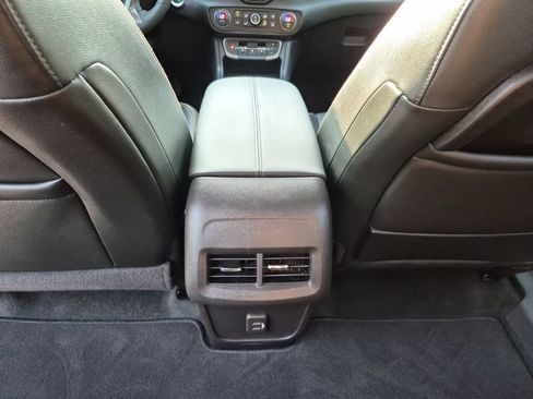 Certified 2024 GMC Terrain AT4 w/ Infotainment Package II AWD/4WD image 35