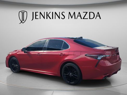 Used 2022 Toyota Camry XSE FWD image 5