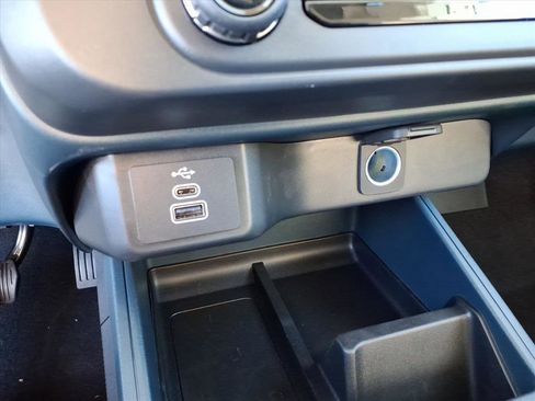 New 2025 Ford Maverick XL w/ Equipment Group 101A image 17