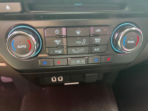 Used 2017 Ford F150 Lariat w/ Trailer Tow Package AWD/4WD image 17