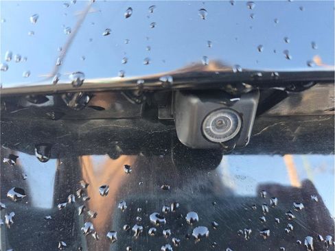 Used 2014 Toyota Prius Four image 21