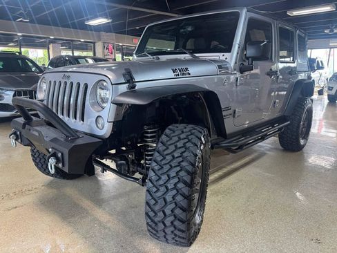 Used 2016 Jeep Wrangler Unlimited Sport w/ Quick Order Package 24S AWD/4WD image 3