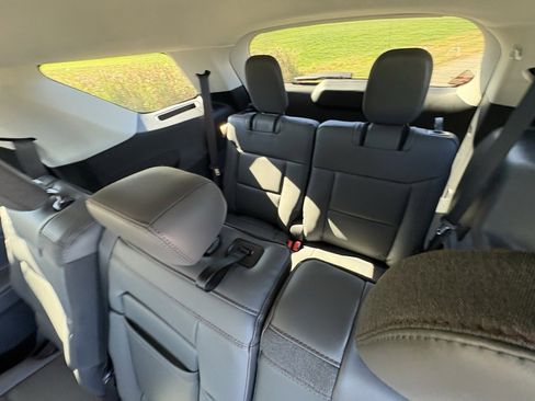 New 2026 Ford Explorer Active w/ Active Comfort Package image 28