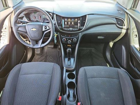Used 2020 Chevrolet Trax LS FWD image 23