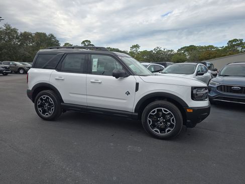 New 2025 Ford Bronco Sport Outer Banks w/ Outer Banks Tech Package+ AWD/4WD image 2