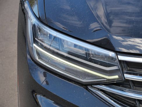 Certified 2022 Volkswagen Tiguan SE image 16