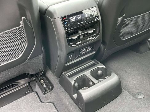 New 2025 Jeep Grand Cherokee L Limited w/ Luxury Tech Group II image 28