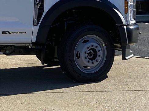 New 2025 Ford F550 4x4 Crew Cab Super Duty image 3