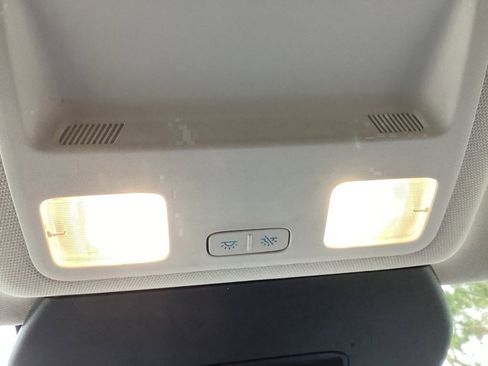 Used 2022 Ford Escape SE w/ SE Sport Appearance Package image 60