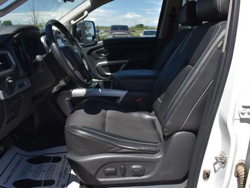 Used 2017 Nissan Titan PRO-4X AWD/4WD image 16