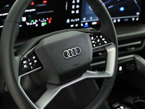 New 2025 Audi Q5 Prestige image 16
