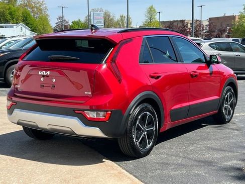 Used 2023 Kia Niro EX FWD image 40