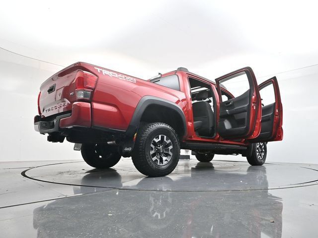 Used 2017 Toyota Tacoma TRD Off-Road AWD/4WD image 60