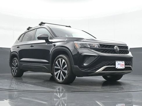 Used 2022 Volkswagen Taos SE image 24