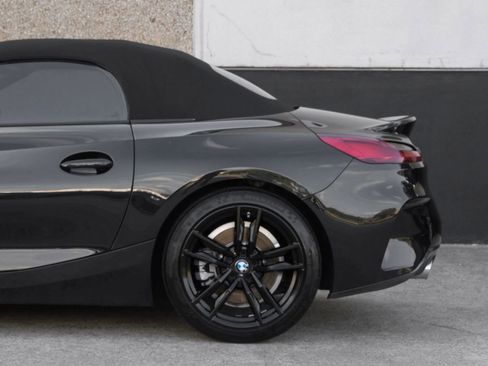 Used 2024 BMW Z4 sDrive30i w/ Convenience Package RWD image 12