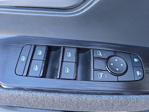 New 2026 Nissan Kicks SV image 28