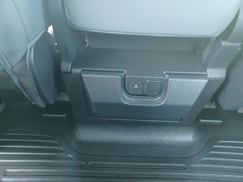 Used 2025 Ford F250 XL w/ XL Chrome Package image 19