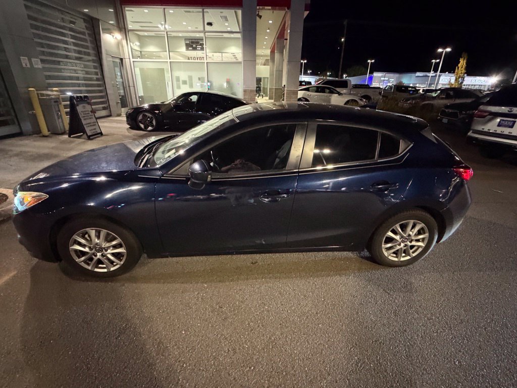 Used 2016 MAZDA MAZDA3 i Grand Touring FWD image 3