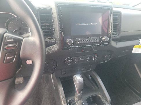 Used 2022 Nissan Frontier S RWD image 14