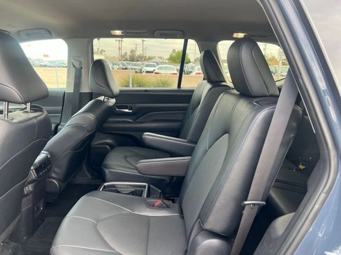 Used 2025 Toyota Grand Highlander FWD image 28