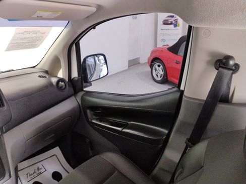 Used 2017 Nissan NV200 S image 35