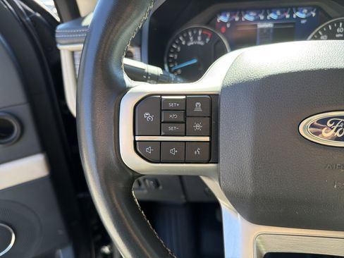 Used 2022 Ford Expedition Limited image 34