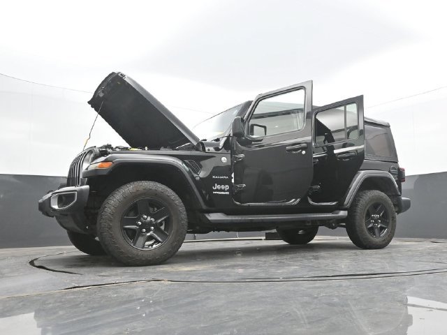 Used 2018 Jeep Wrangler Unlimited Sahara w/ Safety Group AWD/4WD image 65