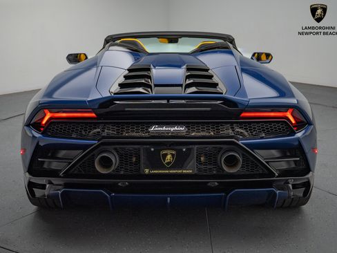 Used 2023 Lamborghini Huracan EVO image 14
