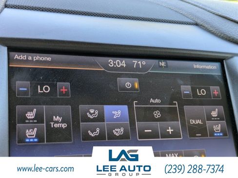 Used 2013 Lincoln MKS image 25
